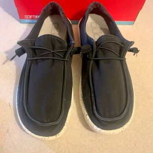 Women’s size 10 Hey Dude black shoes